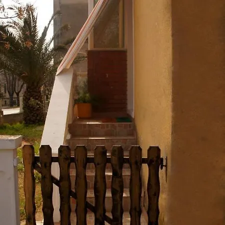 Iva New With Private Bathroom 扎达尔